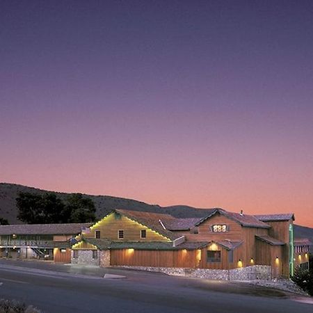 Topaz Lodge Topaz Lake Екстериор снимка