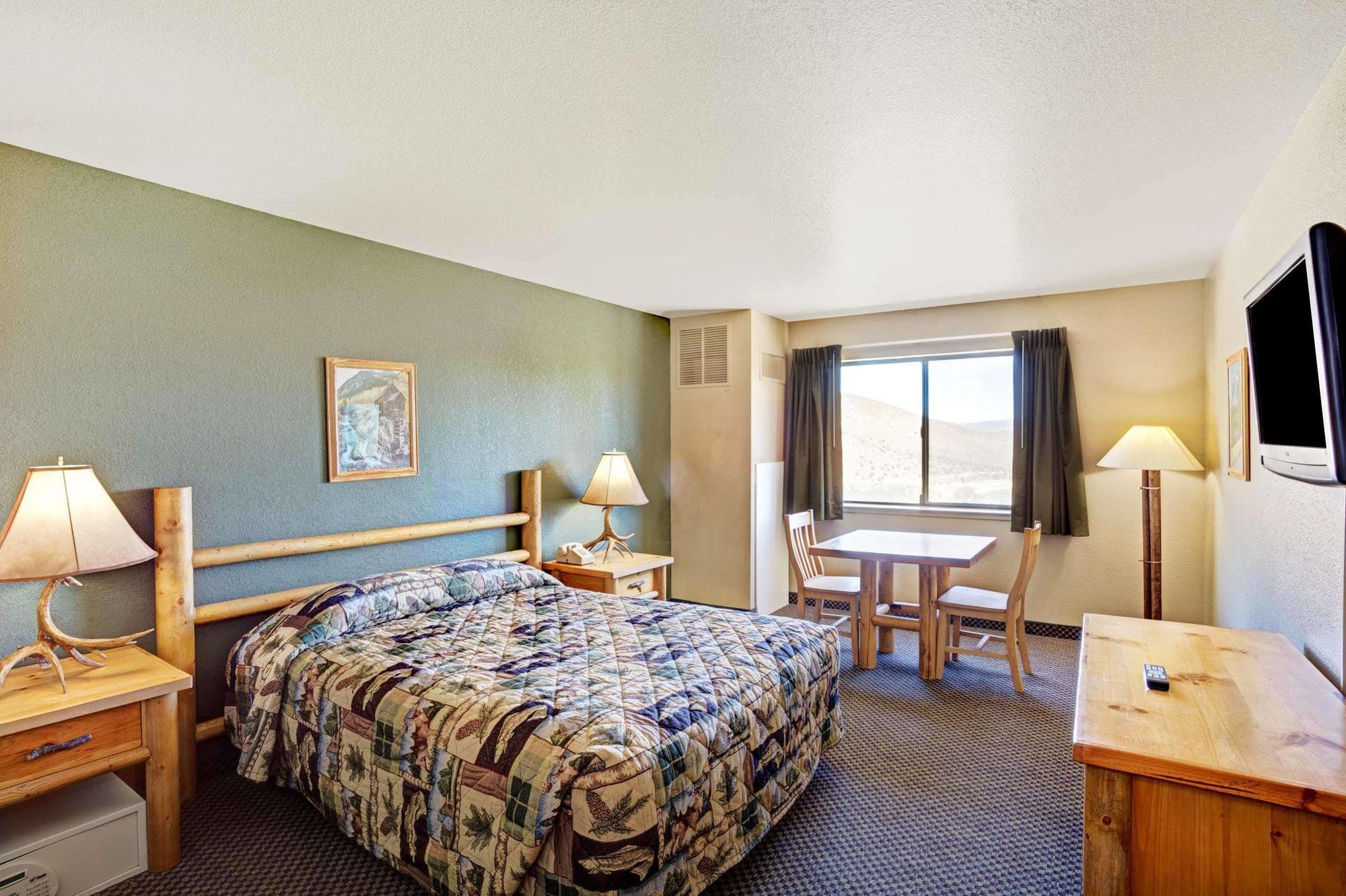 Topaz Lodge Topaz Lake Екстериор снимка